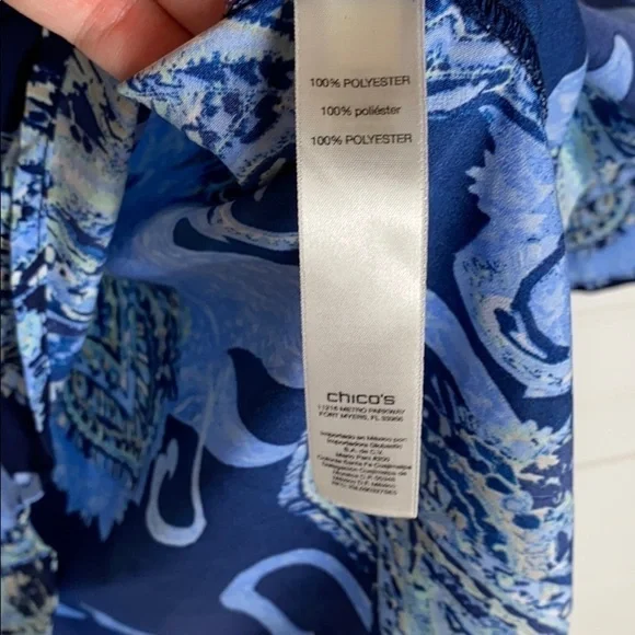 Chico’s Blue Paisley Blouse Size 0 (S/4) - Picture 3 of 5